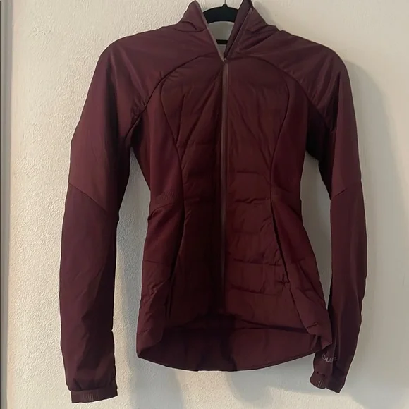 Lululemon Athletica Burgundy Down for It All 700-Down-Fill Jacket Sz 4 - Picture 4 of 8